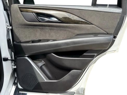 Used 2020 Cadillac Escalade Platinum AWD/4WD image 21