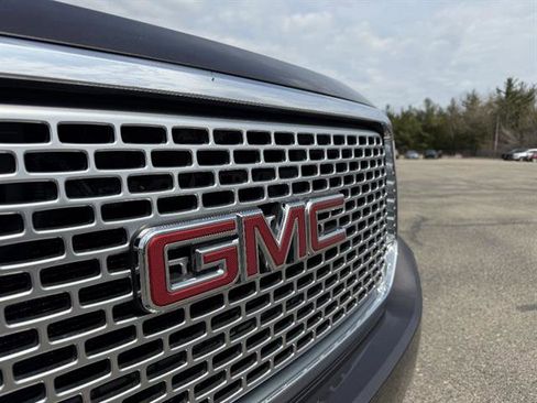 Used 2016 GMC Yukon Denali AWD/4WD image 5