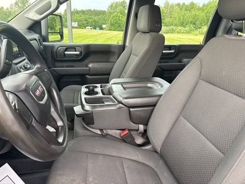 Used 2021 GMC Sierra 2500 4x4 Crew Cab w/ Gooseneck/5TH Wheel Package image 18