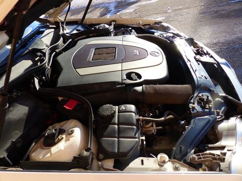 Used 2009 Mercedes-Benz CLK 350 Coupe image 17