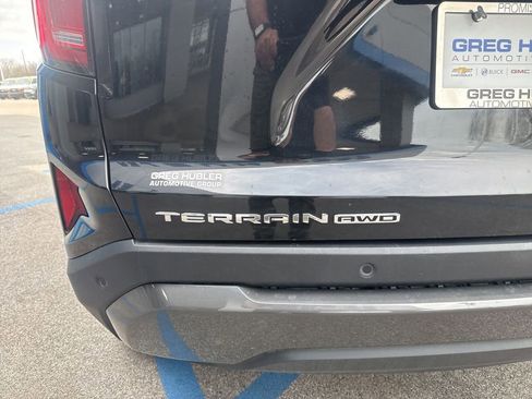 Used 2025 GMC Terrain Elevation image 38