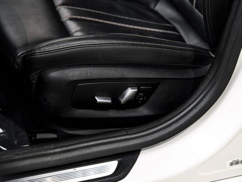 Used 2018 BMW 540i w/ M Sport Package image 42