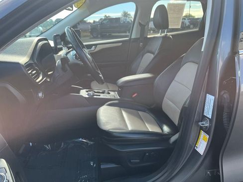 Used 2021 Ford Escape Titanium w/ Titanium Elite Package AWD/4WD image 10