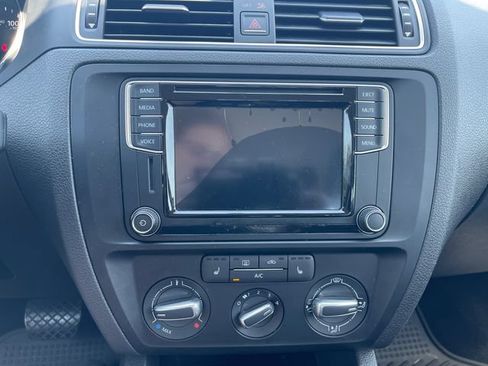 Used 2016 Volkswagen Jetta SE FWD image 22