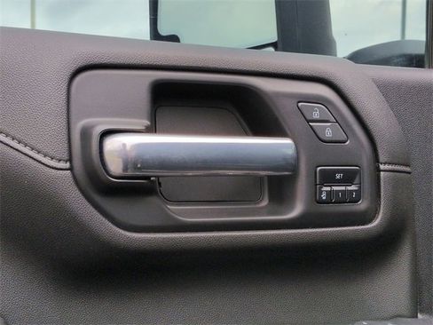 Used 2023 Chevrolet Silverado 3500 High Country w/ Technology Package image 21