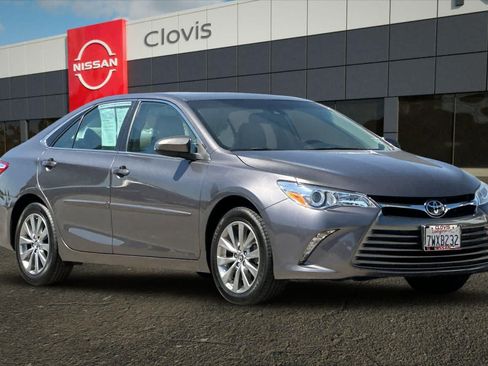 Used 2017 Toyota Camry XLE w/ Moonroof Package FWD image 10