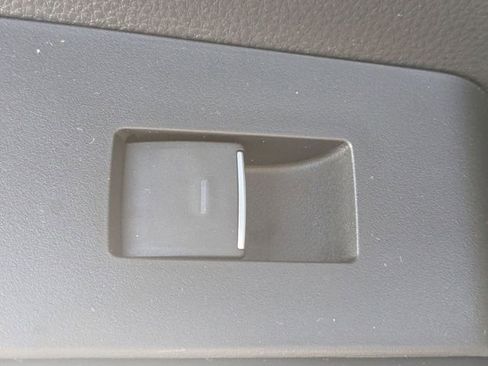 Used 2023 Toyota Highlander Platinum image 25