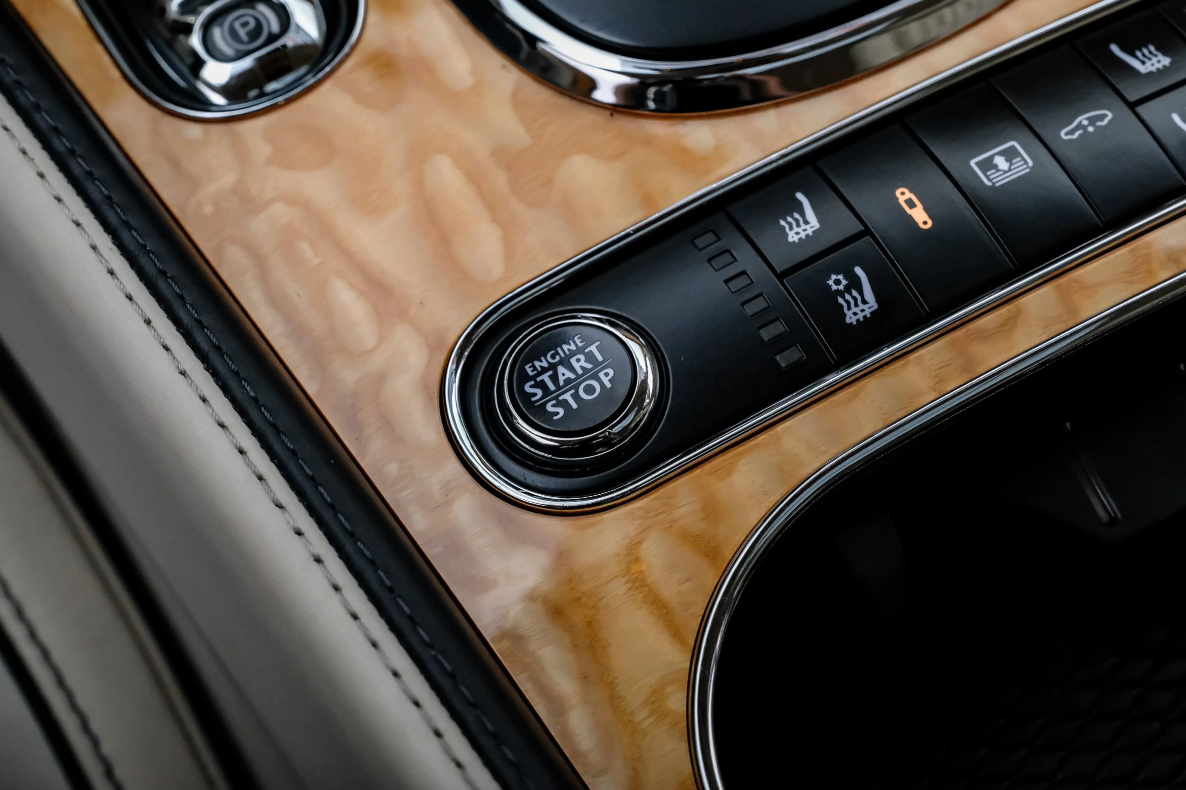 Used 2016 Bentley Flying Spur W12 AWD/4WD image 16