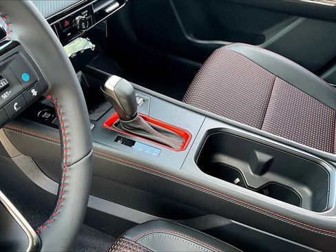 New 2025 Nissan Kicks SR image 11