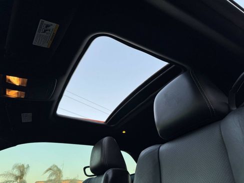 Used 2012 Dodge Challenger R/T RWD image 16