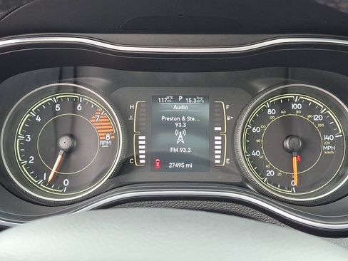 Used 2022 Jeep Cherokee Latitude w/ Sun & Sound Group image 27