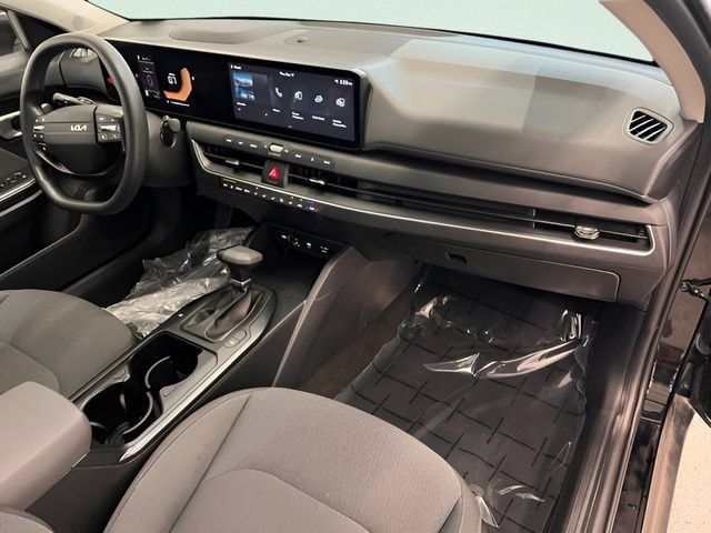 Used 2025 Kia K4 FWD image 11