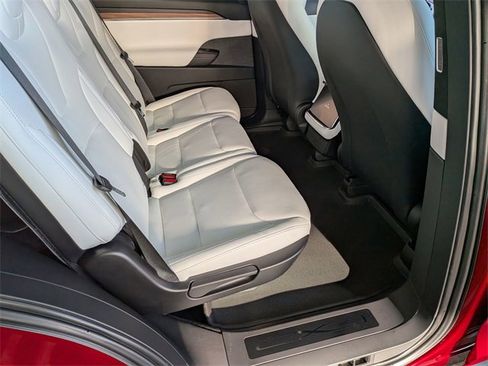 Used 2025 Tesla Model X image 27