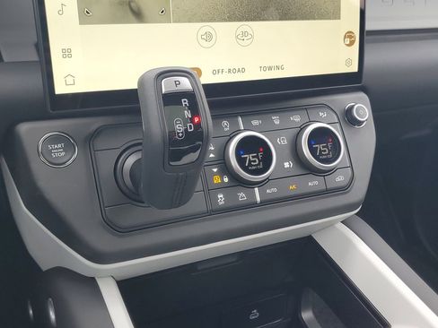 New 2026 Land Rover Defender 130 X-Dynamic SE AWD/4WD image 21