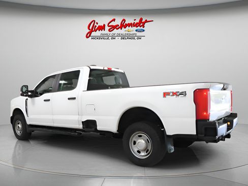 Used 2025 Ford F350 XL w/ FX4 Off-Road Package AWD/4WD image 3