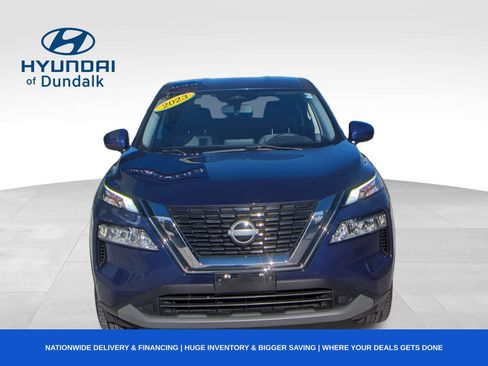 Used 2023 Nissan Rogue SV image 2
