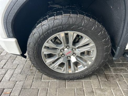 Used 2021 GMC Sierra 1500 Denali w/ Driver Alert Package II image 15