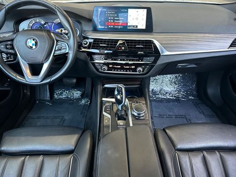 Used 2018 BMW 530e RWD image 12