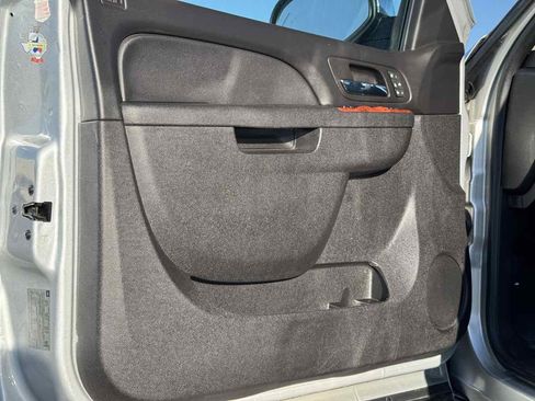 Used 2013 Chevrolet Suburban LTZ image 32