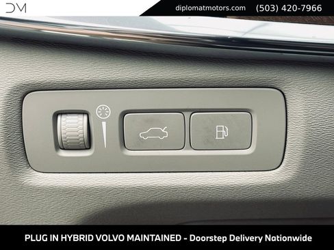 Used 2019 Volvo S90 T8 Inscription w/ Advanced Package AWD/4WD image 35