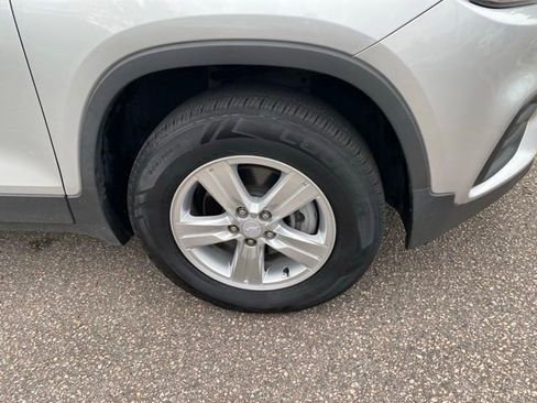 Used 2019 Chevrolet Trax LS w/ Tint and Cruise Package AWD/4WD image 24