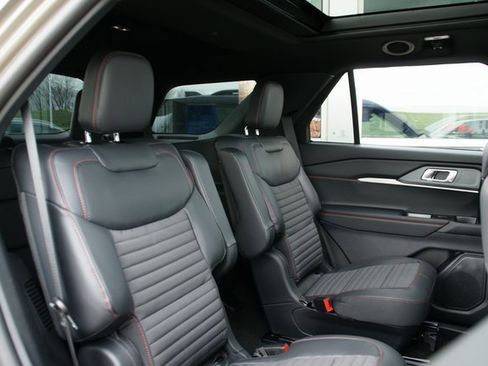 New 2026 Ford Explorer ST-Line w/ ST-Line Street Pack image 33