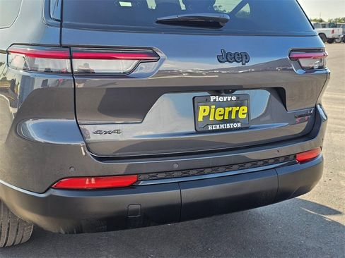 New 2025 Jeep Grand Cherokee L Limited w/ Black Appearance Package image 7