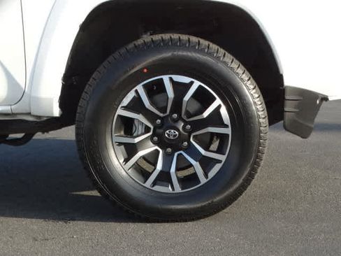 Certified 2023 Toyota Tacoma TRD Sport image 7