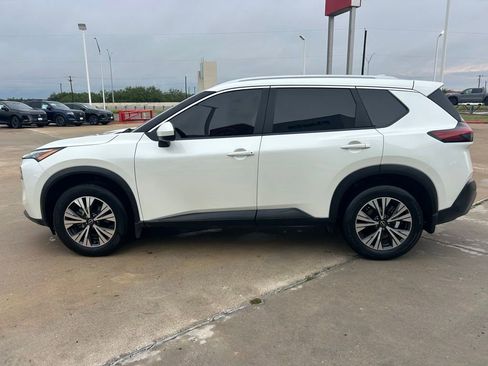 Certified 2023 Nissan Rogue SV w/ SV Premium B Package FWD image 4