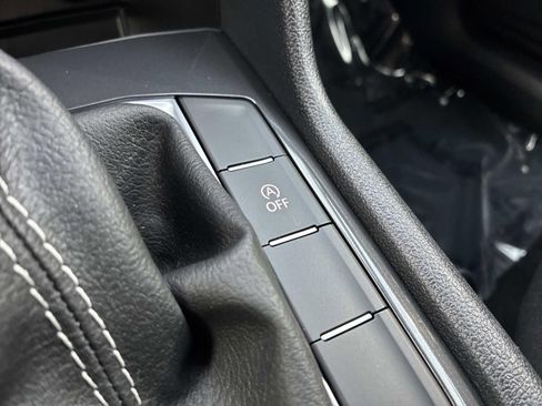 Certified 2024 Volkswagen Tiguan S image 28