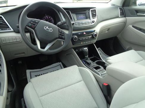 Used 2018 Hyundai Tucson SE image 17