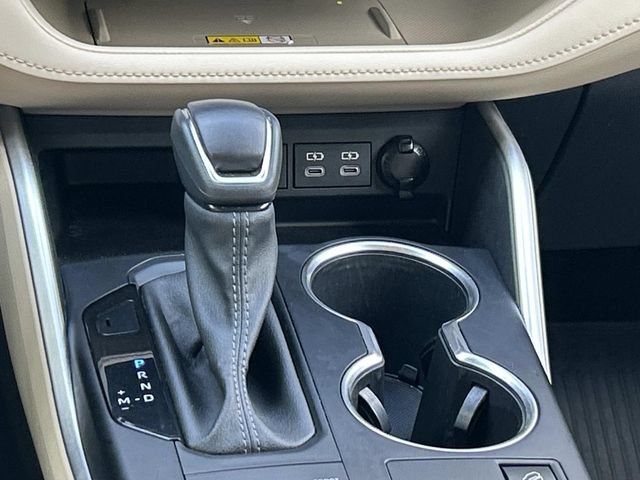 Used 2023 Toyota Highlander XLE AWD/4WD image 28