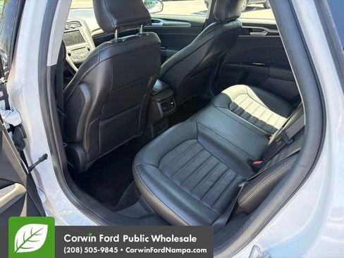 Used 2016 Ford Fusion SE w/ Equipment Group 202A FWD image 27