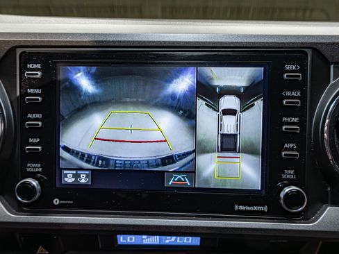 Used 2023 Toyota Tacoma TRD Sport w/ Advanced Technology Package image 18