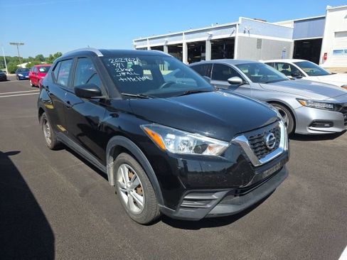 Used 2018 Nissan Kicks S FWD image 5