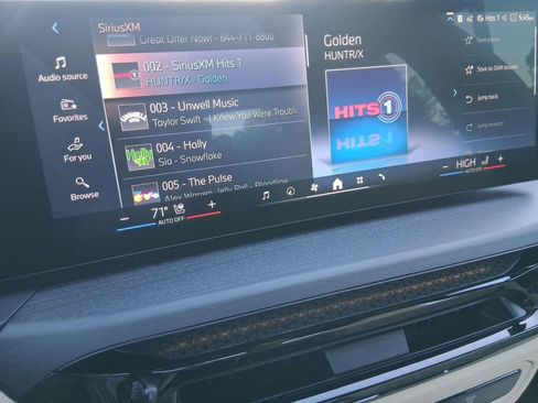 Used 2026 BMW 330i Sedan w/ Premium Package image 23