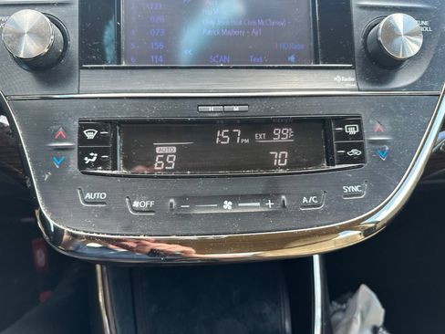 Used 2013 Toyota Avalon XLE Touring FWD image 15