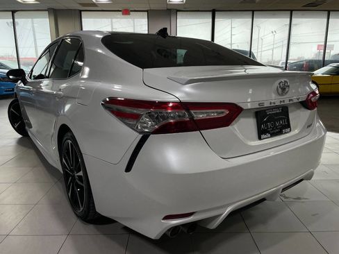 Used 2020 Toyota Camry XSE image 5