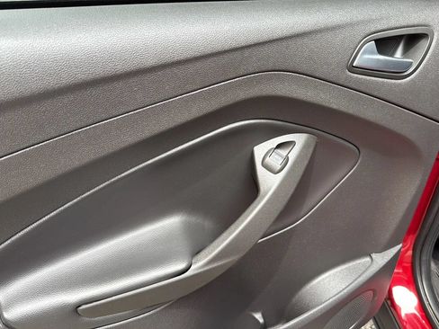 Used 2018 Ford Escape SE w/ SE Sport Appearance Package AWD/4WD image 16