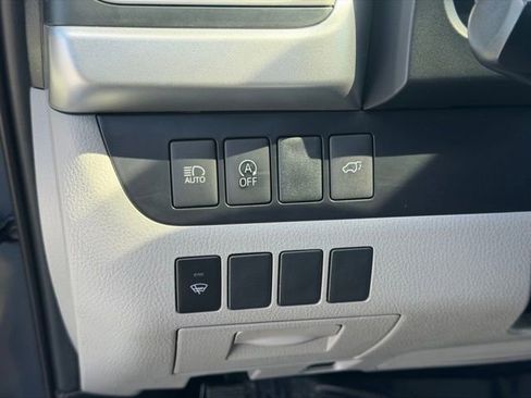 Used 2019 Toyota Highlander XLE image 23