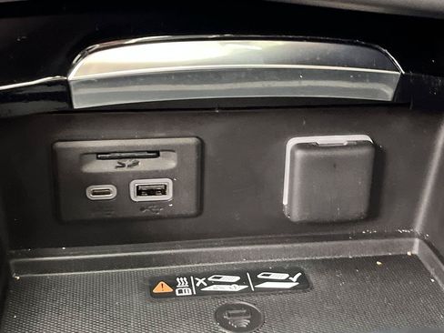 Used 2023 Buick Envision Avenir AWD/4WD image 24