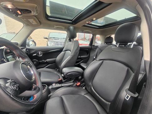 Used 2019 MINI Cooper S w/ Driver Assistance Package FWD image 17