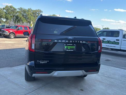 New 2025 Ford Expedition Platinum w/ Platinum Ultimate Package image 4