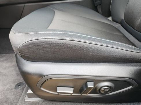 Used 2025 Jeep Grand Cherokee L Laredo image 23