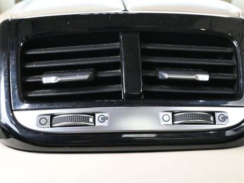 Used 2018 Genesis G90 3.3T Premium image 14