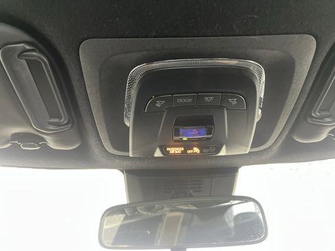 Used 2024 Toyota Corolla SE image 28