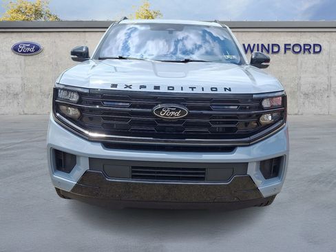 Used 2025 Ford Expedition Platinum w/ Stealth Performance Package AWD/4WD image 2