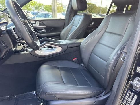 Used 2024 Mercedes-Benz GLS 450 4MATIC image 11