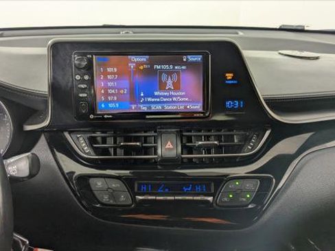 Used 2018 Toyota C-HR XLE image 28