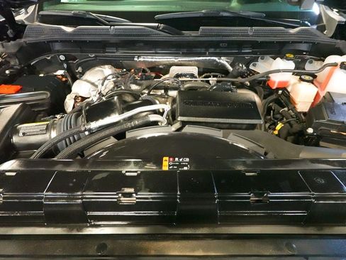 Used 2024 GMC Sierra 2500 AT4 w/ Technology Package AWD/4WD image 32
